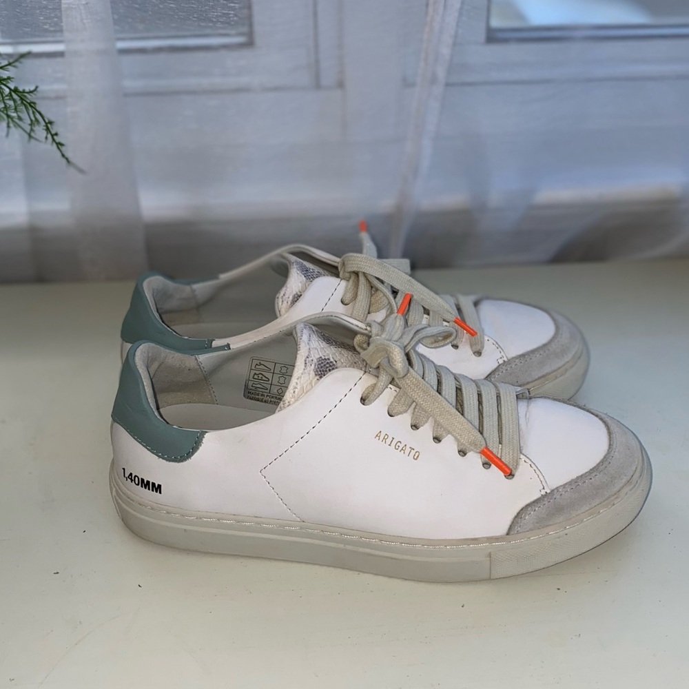 Axel Arigato size 7.5 clean 90 triple sneaker in white with dusty sage trainers